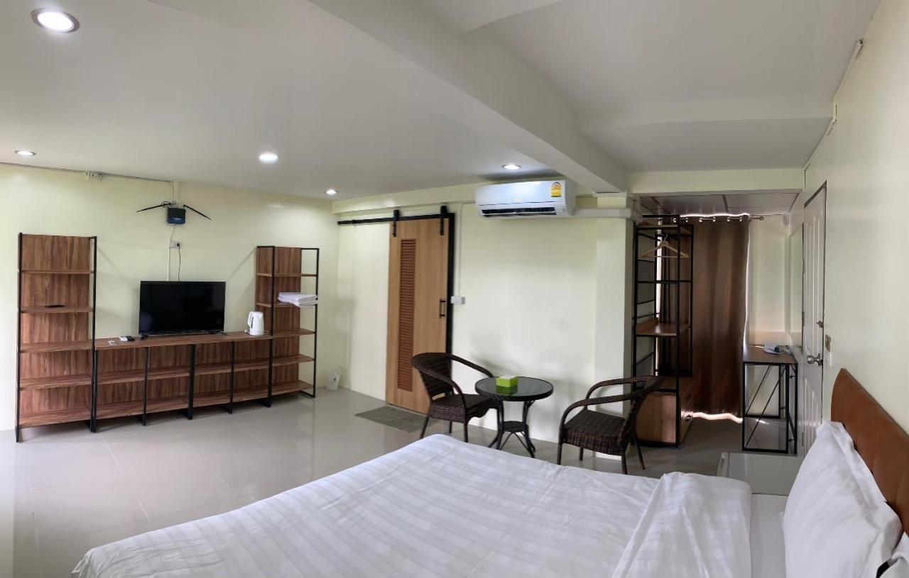 Ban Sai Mai Petchsiri Room เพชรสิริรูม מראה חיצוני תמונה