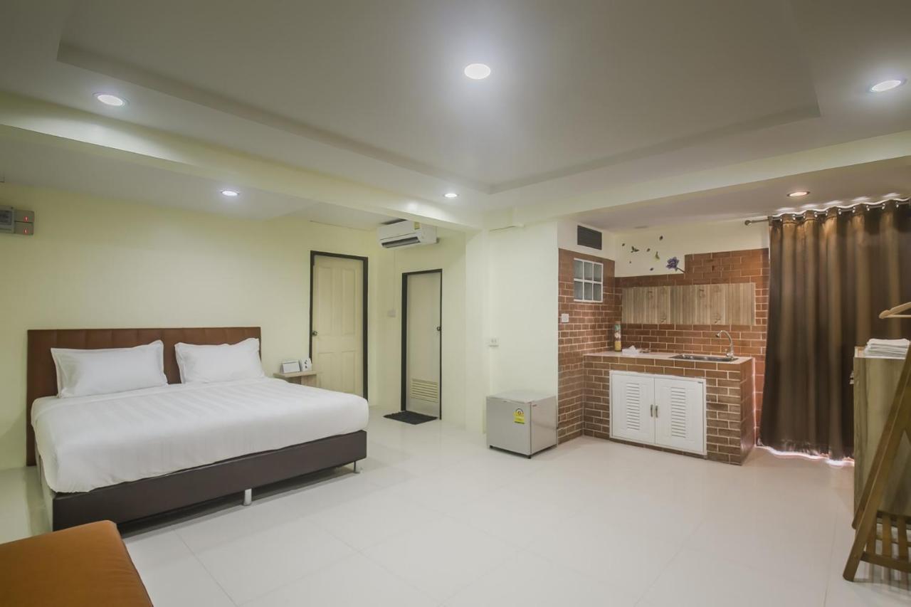 Ban Sai Mai Petchsiri Room เพชรสิริรูม מראה חיצוני תמונה