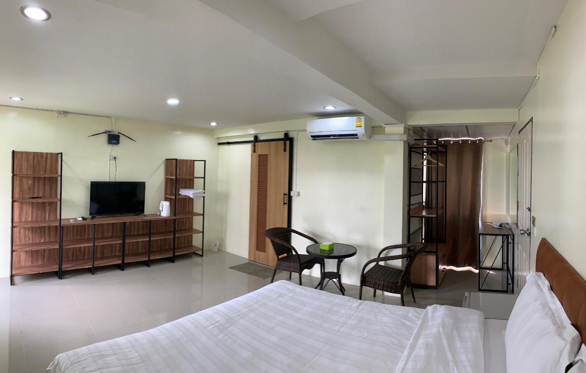 Ban Sai Mai Petchsiri Room เพชรสิริรูม מראה חיצוני תמונה