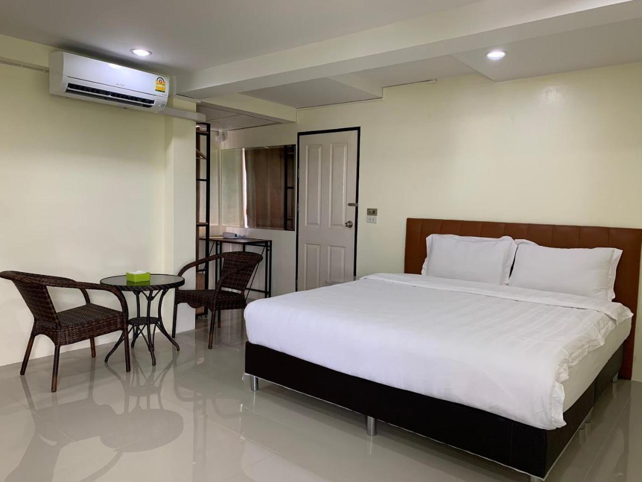 Ban Sai Mai Petchsiri Room เพชรสิริรูม מראה חיצוני תמונה