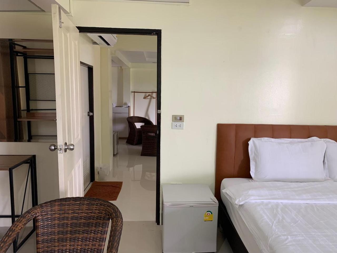 Ban Sai Mai Petchsiri Room เพชรสิริรูม מראה חיצוני תמונה