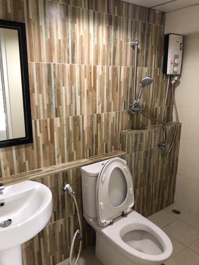 Ban Sai Mai Petchsiri Room เพชรสิริรูม מראה חיצוני תמונה
